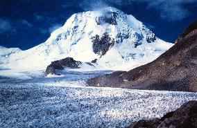 Doshisha climbers to tackle unscaled Himalayan mountain